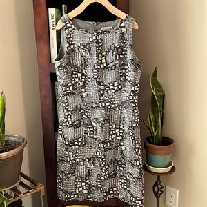 Gray and ivory geometric pattern sheath dress